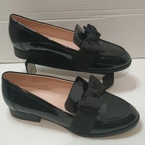 Bandolino Elegant Women's Black Patent Leather Loafers with Bow Detail Size 9.5